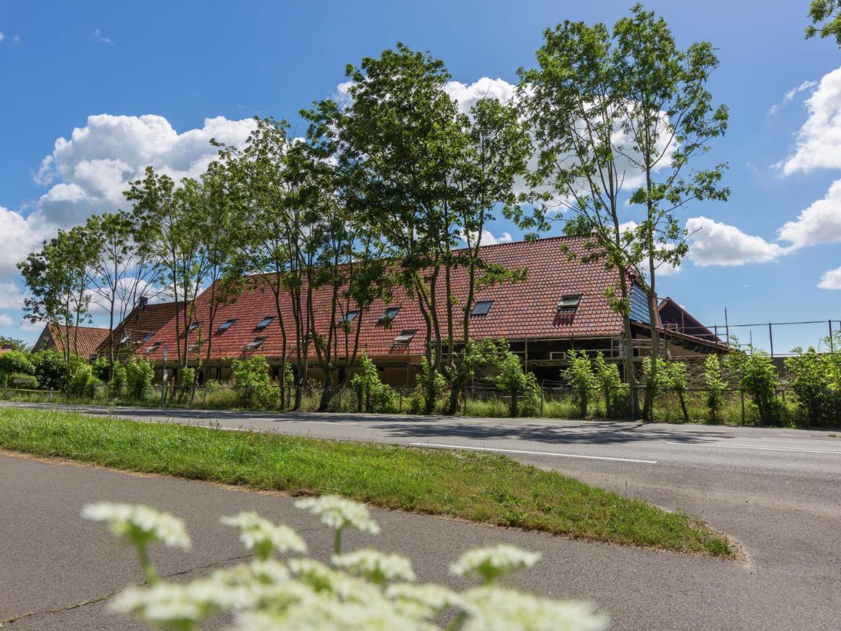 Вилла Authentic Farmhouse Near The Beach Оосткапелл Экстерьер фото